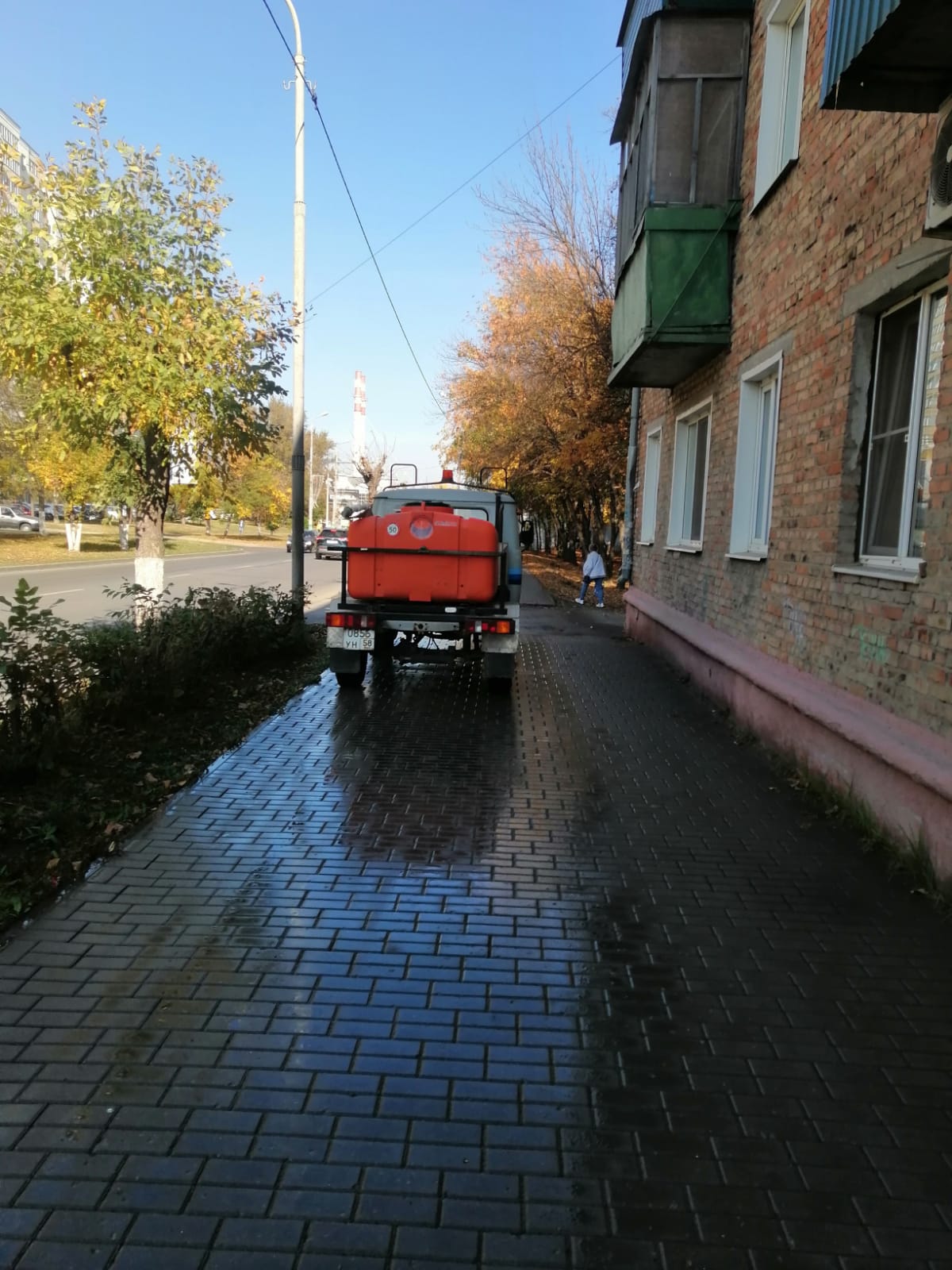 Мойка тротуара по ул. Ленинградская