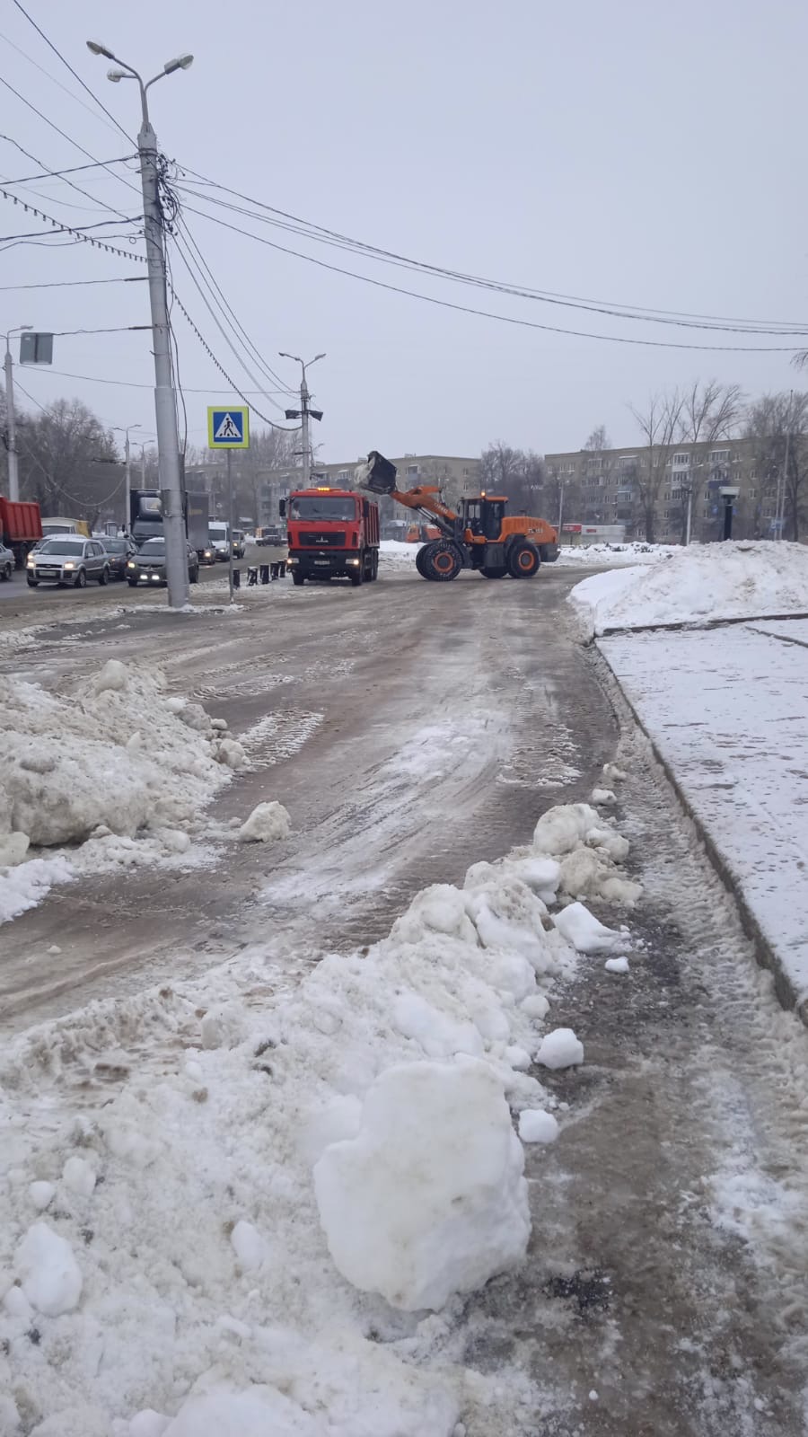 Вывоз снега с памятника Боевой и Трудовой Славы