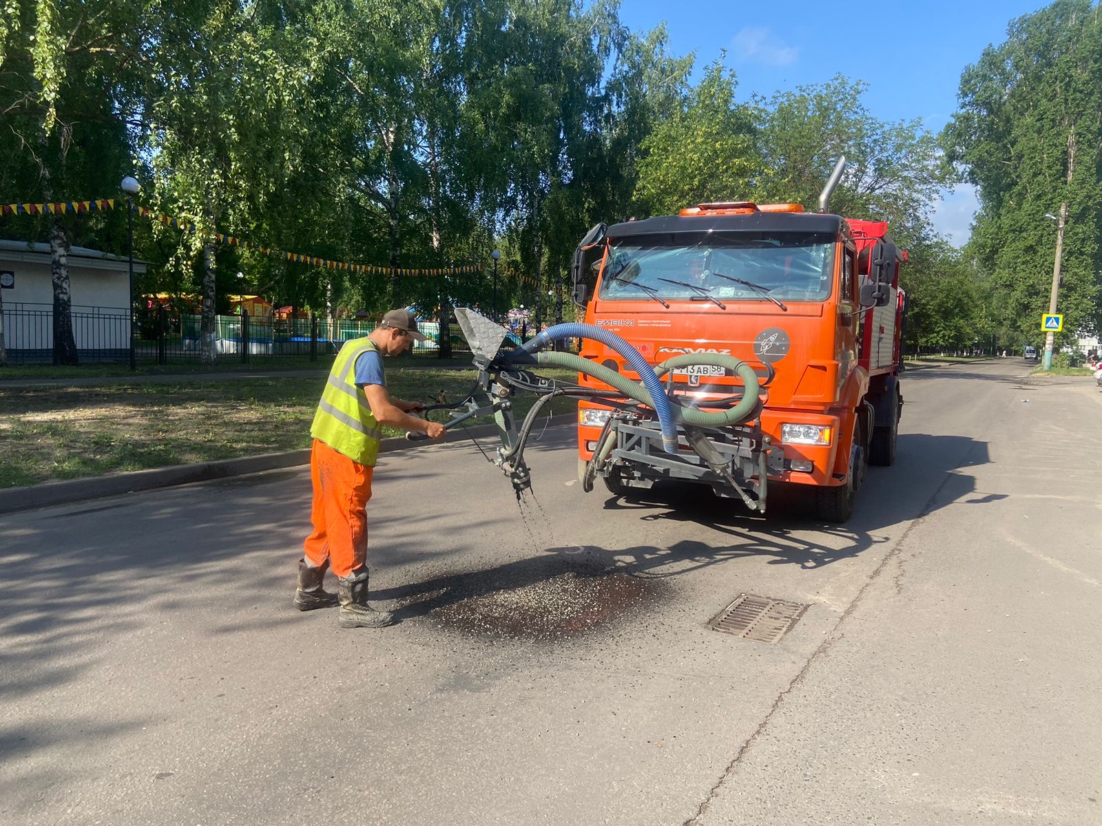Ямочный ремонт дорог струйно — инъекционным методом по ул.Одесская, Тернопольская