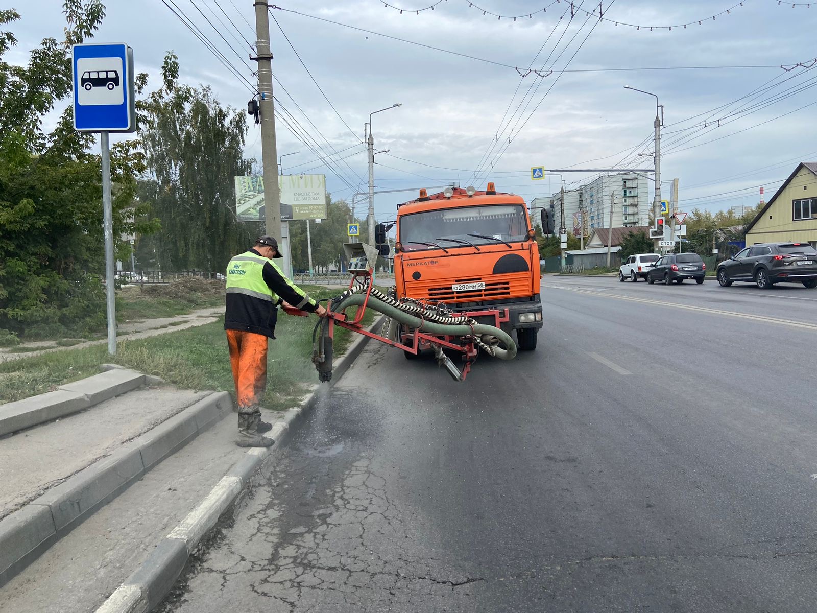 Ямочный ремонт струйно-инъекционным методом по ул. Кривозерье