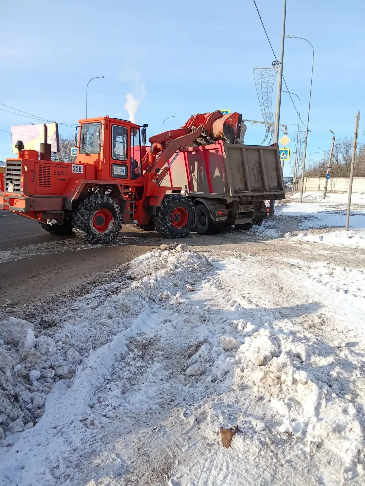Очистка от снега, погрузка и вывоз по ул. Окружная