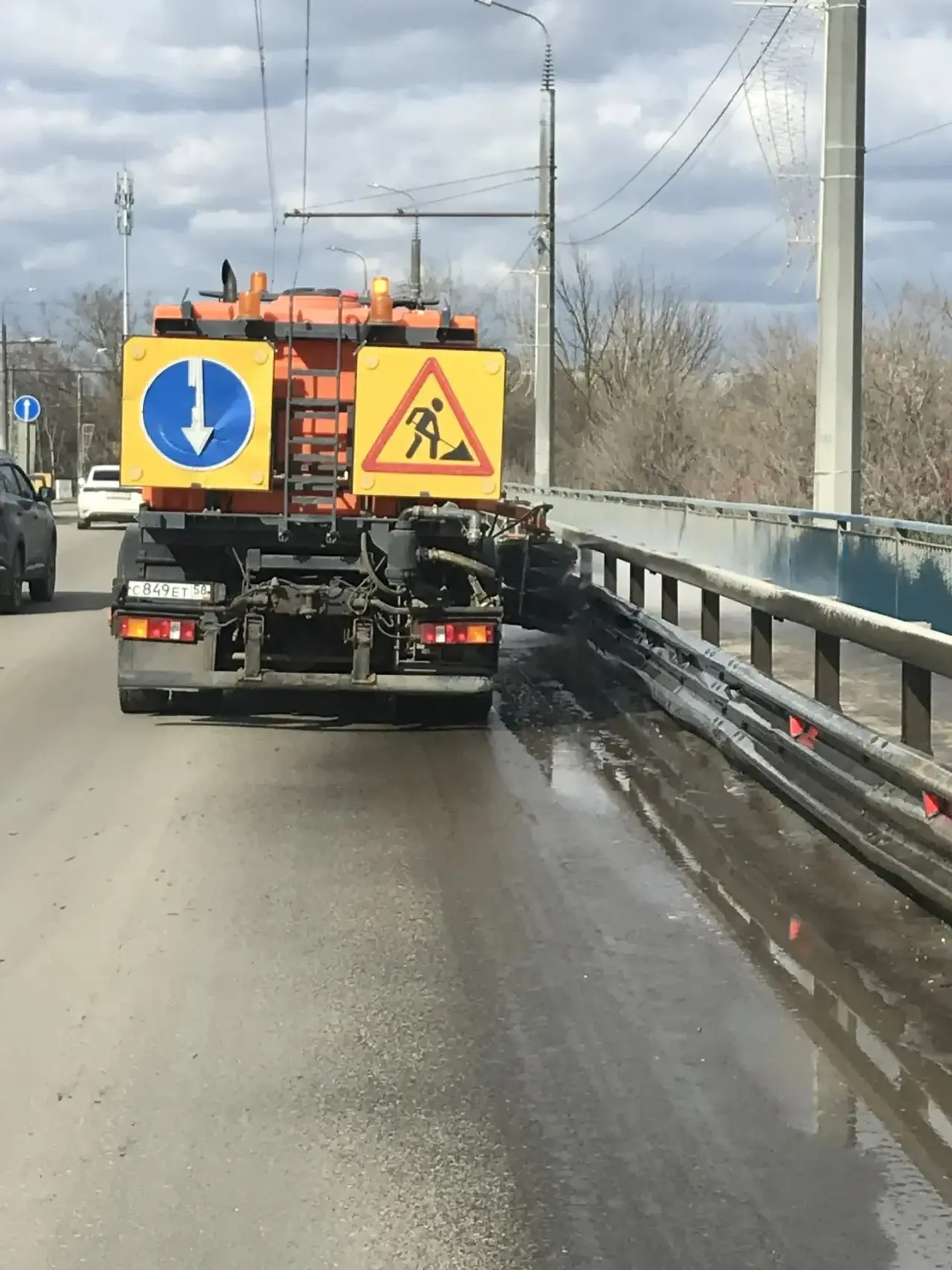 Мойка барьерных ограждений мост по ул. Терновского
