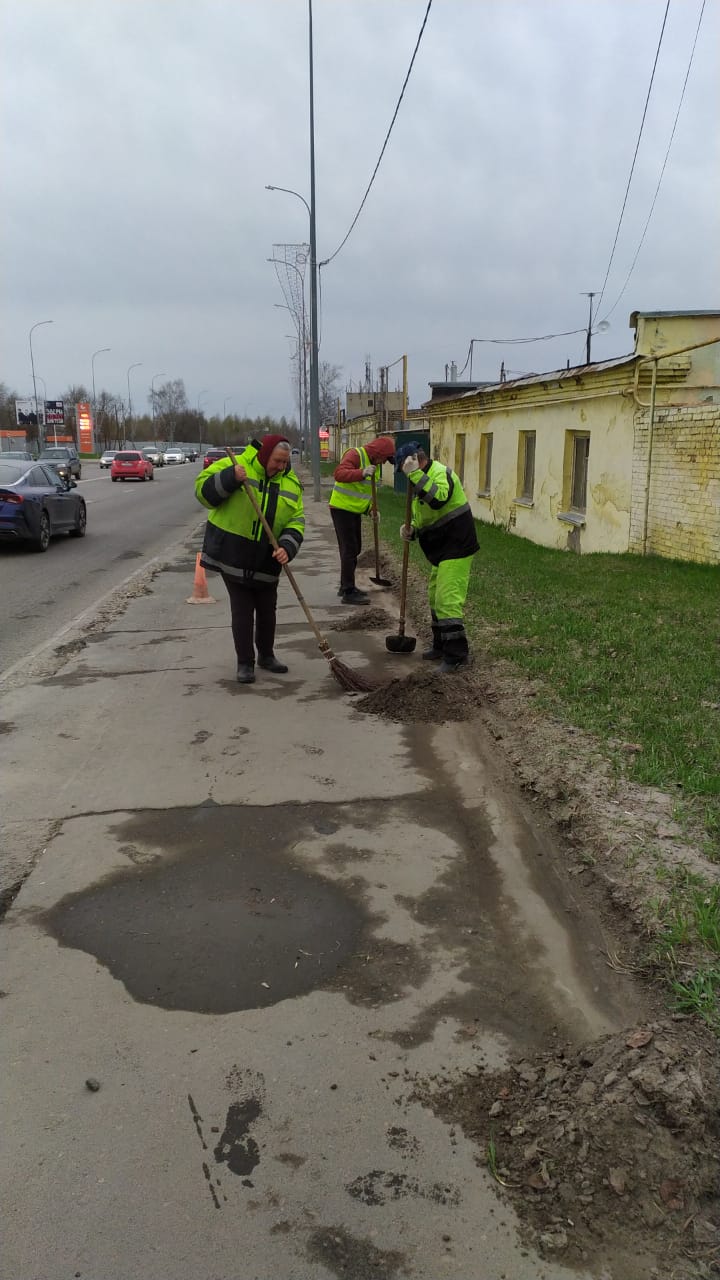 Ручная уборка тротуаров по ул. Окружная, Калинина, мойка по ул. Попова