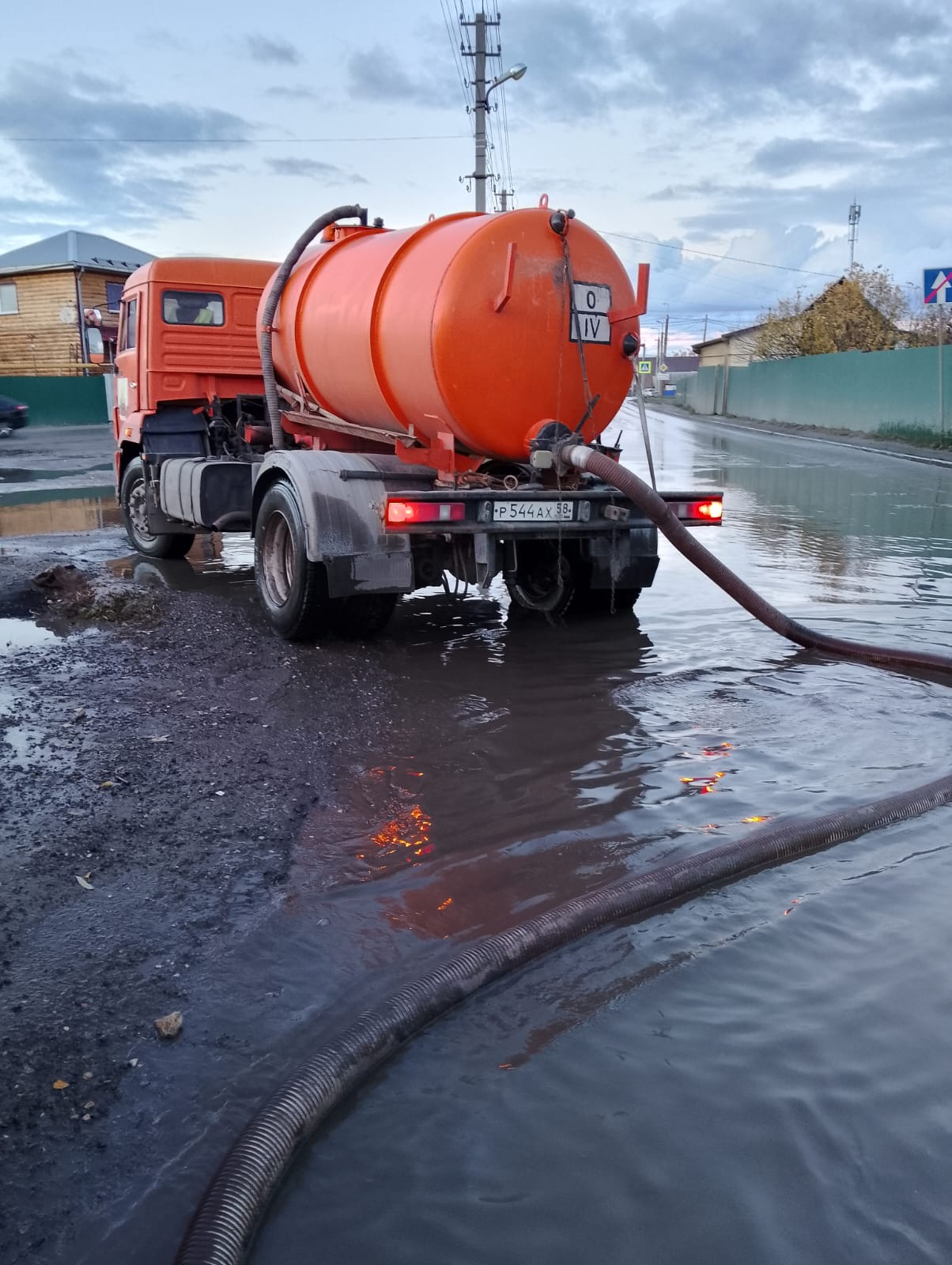 Откачка воды ул. Долгорукова