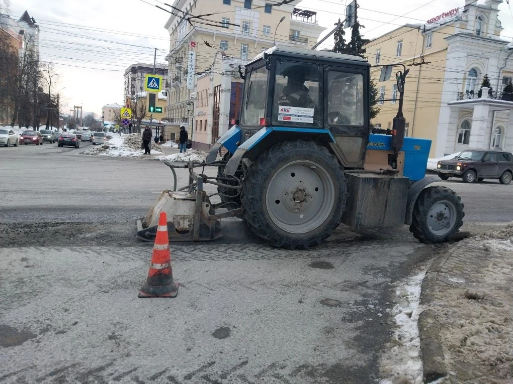 Ямочный ремонт литым асфальтом по ул. Кирова