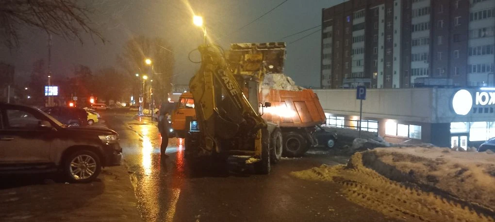 Погрузка и вывоз снега ул. Окружная, Красная Горка