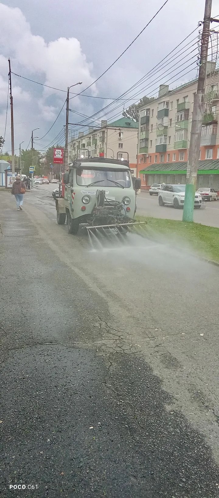 Мойка тротуара по ул. Ленинградская