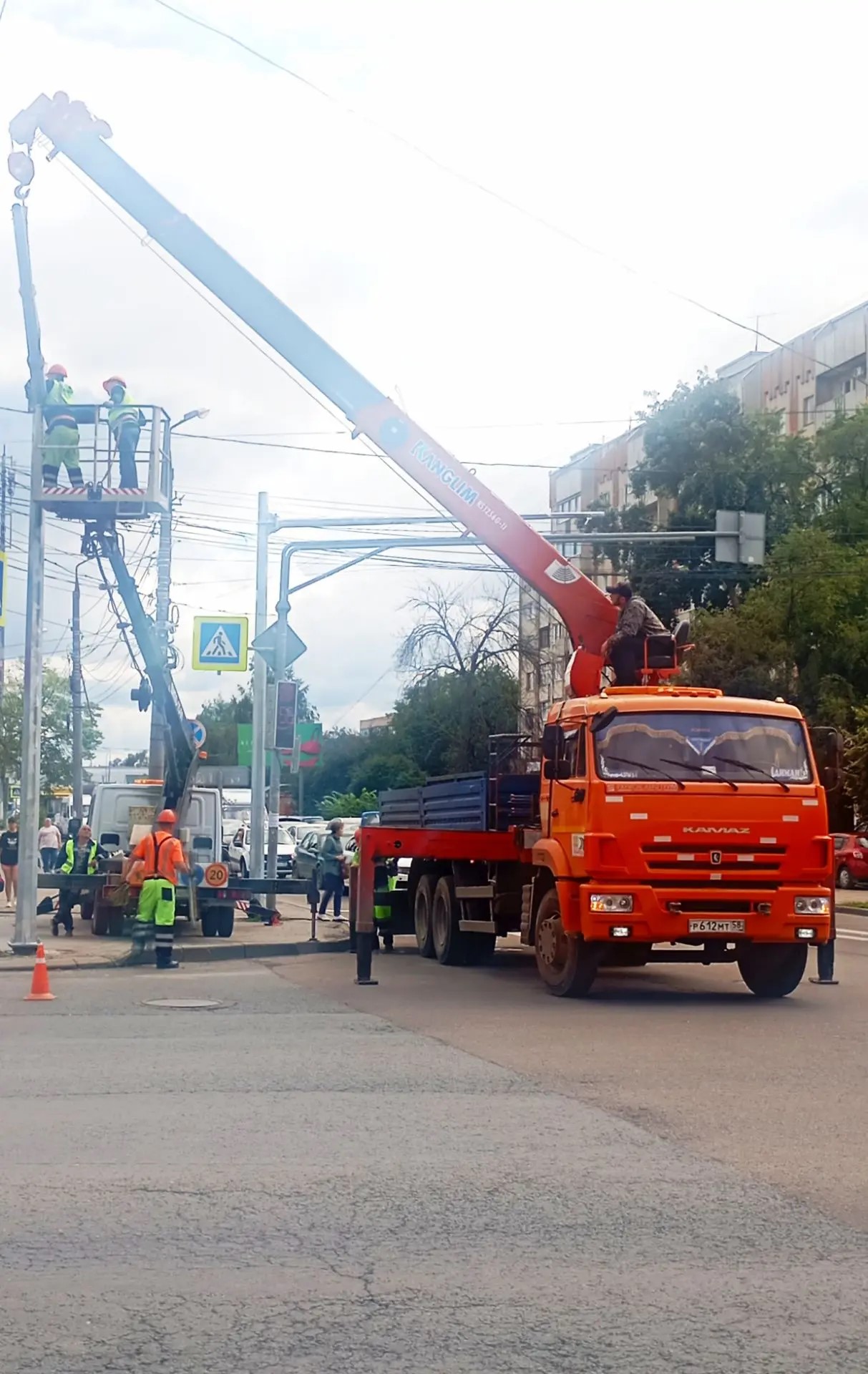 Замена опоры консольной на перекрестке ул. Суворова — ул. Чехова