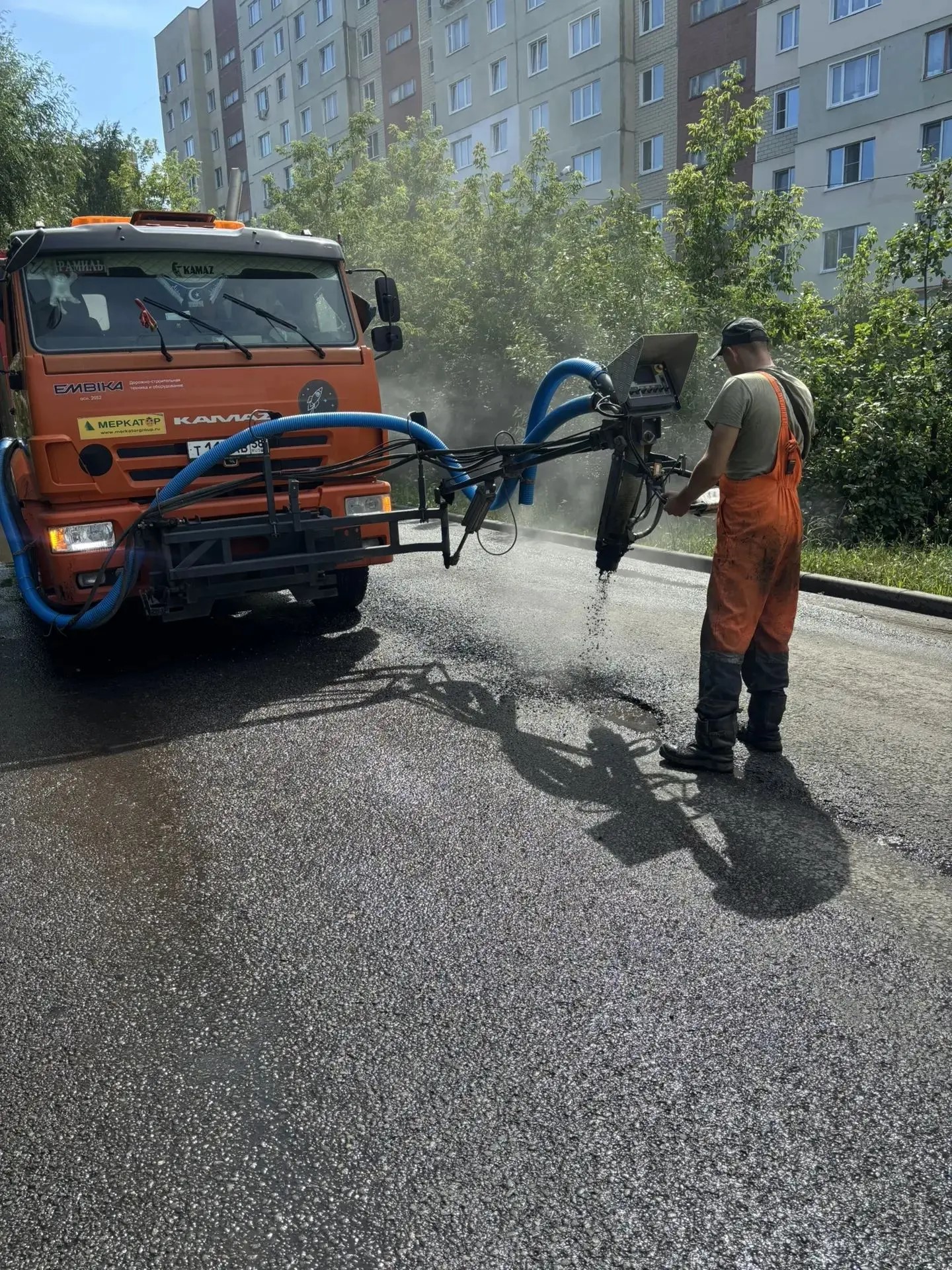 Ямочный ремонт дорог струйно — инъекционным методом по ул. Лядова