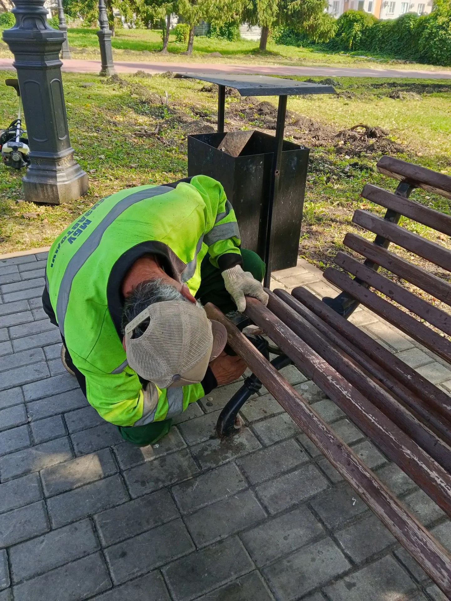 Ремонт лавочек в сквере Лермонтова