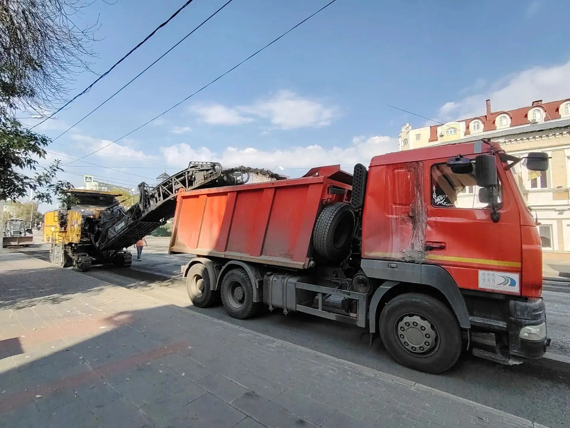 Срезка поверхностного слоя асфальтобетонного дорожного покрытия по ул. Бакунина